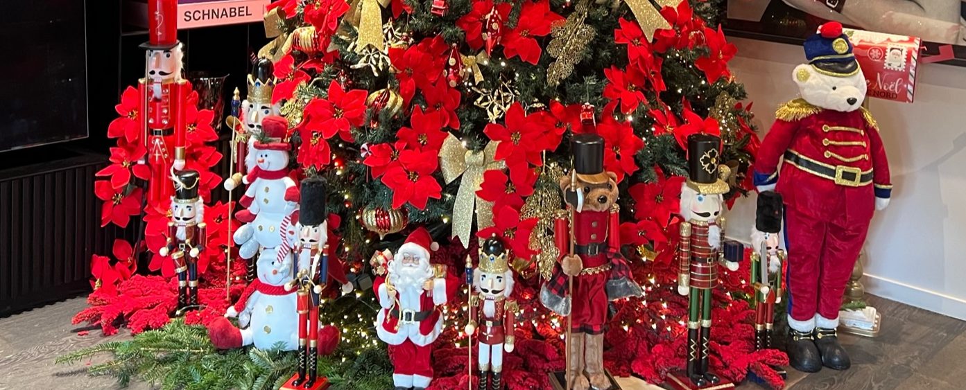 Sapin de Noël - 2022 - Deschamps Fleuriste Sapin de Noël - 2022 - Deschamps Fleuriste