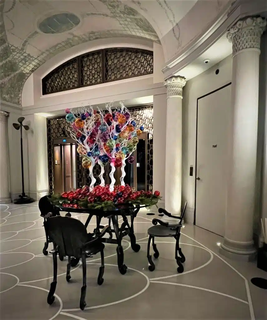 Hôtel Le Lutetia decoration noel Deschamps fleuriste
