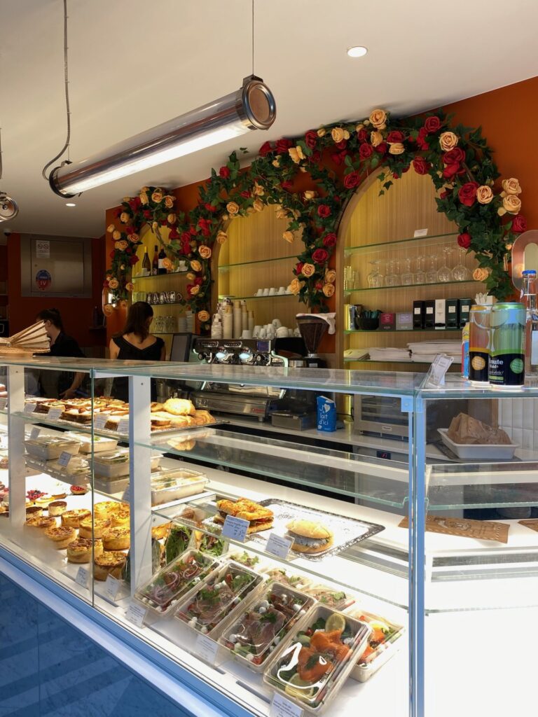 Patisserie de l olympia decoration florale Deschamps 002