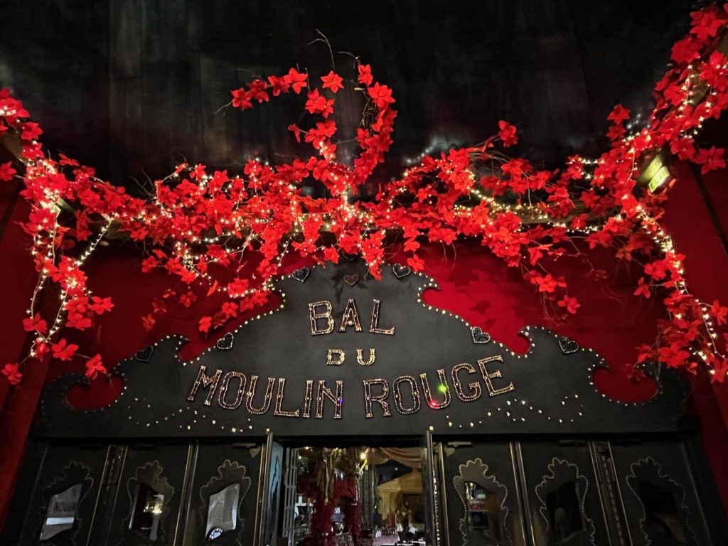 Moulin Rouge deco noel 2022 deschamps 003