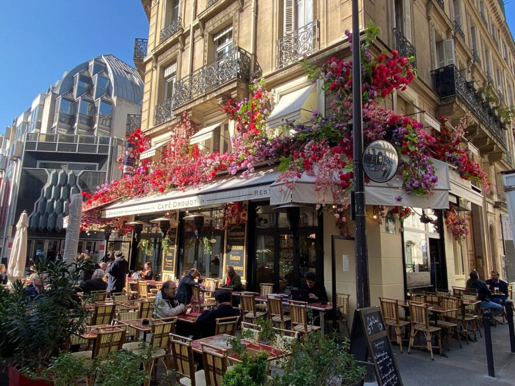 Café Drouot Paris Fleuriste deschamps paris 17 009