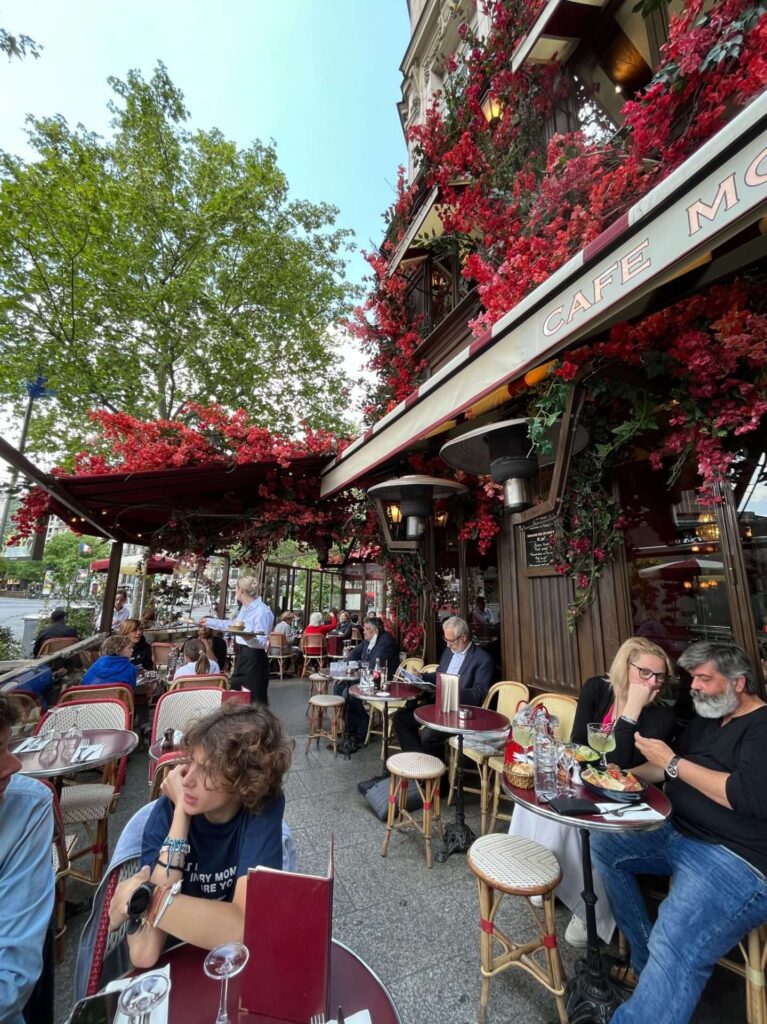 Café Montparnasse Deschamps fleuriste 1