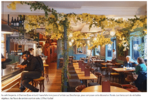 Lire la suite à propos de l’article Le Parisien – À Chartres, le Café Serpente a adopté la nouvelle décoration tendance avec des fleurs de soie