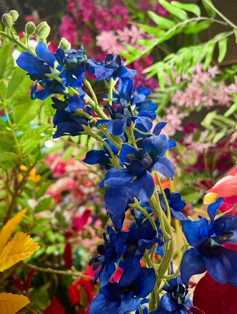 Fleurs artificielles bleues