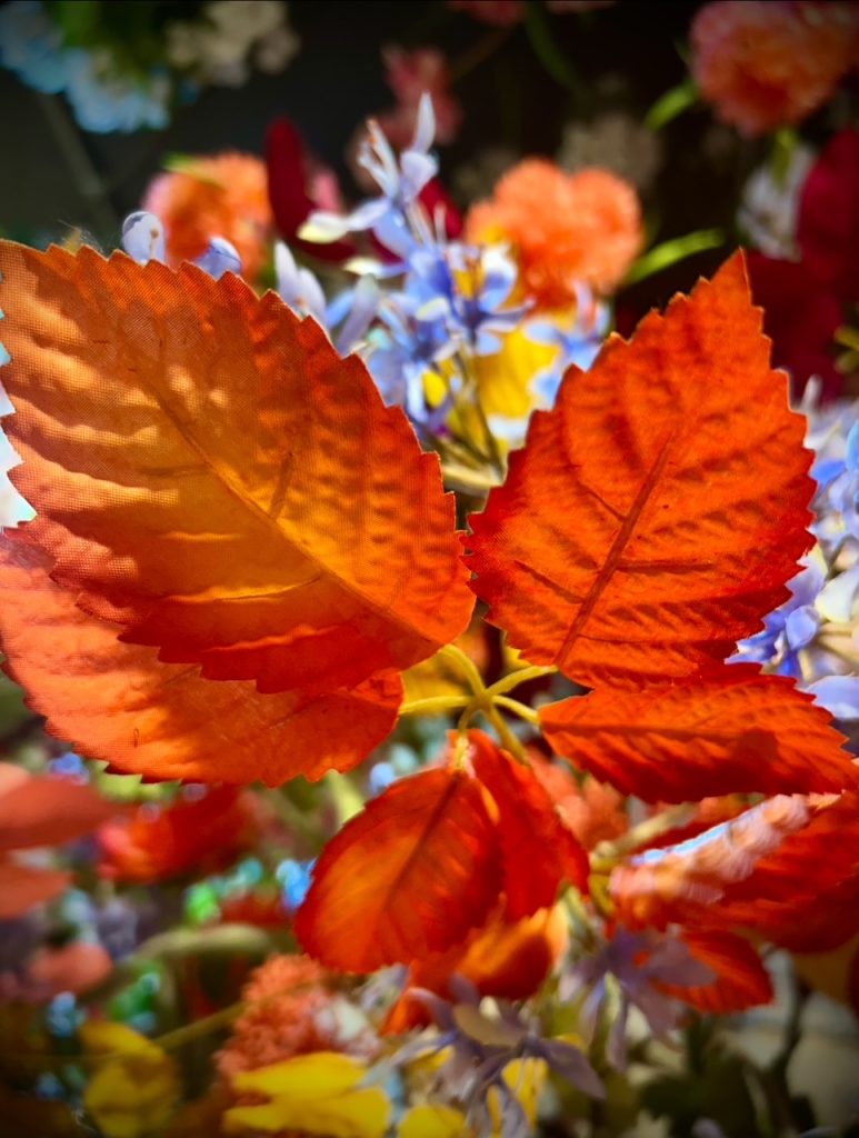 Fleurs artificielles oranges